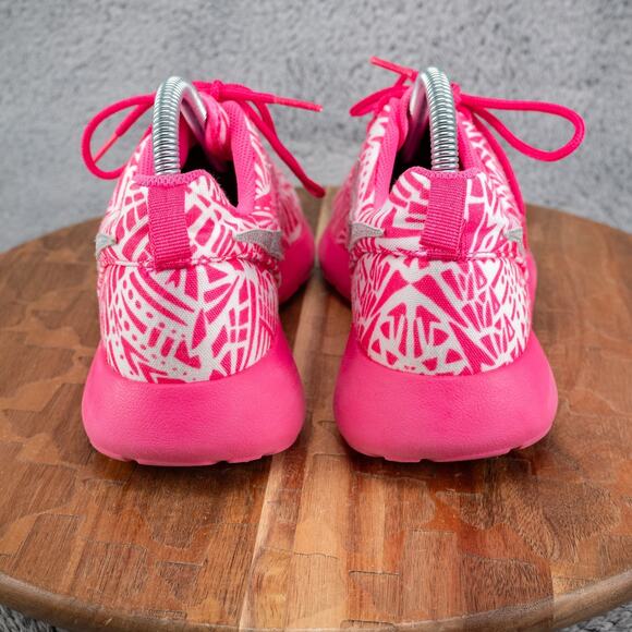 Nike Girls 6 Y Roshe Run Low Top Running Shoes 677784-100 Neon Pink Silver - Picture 5 of 10